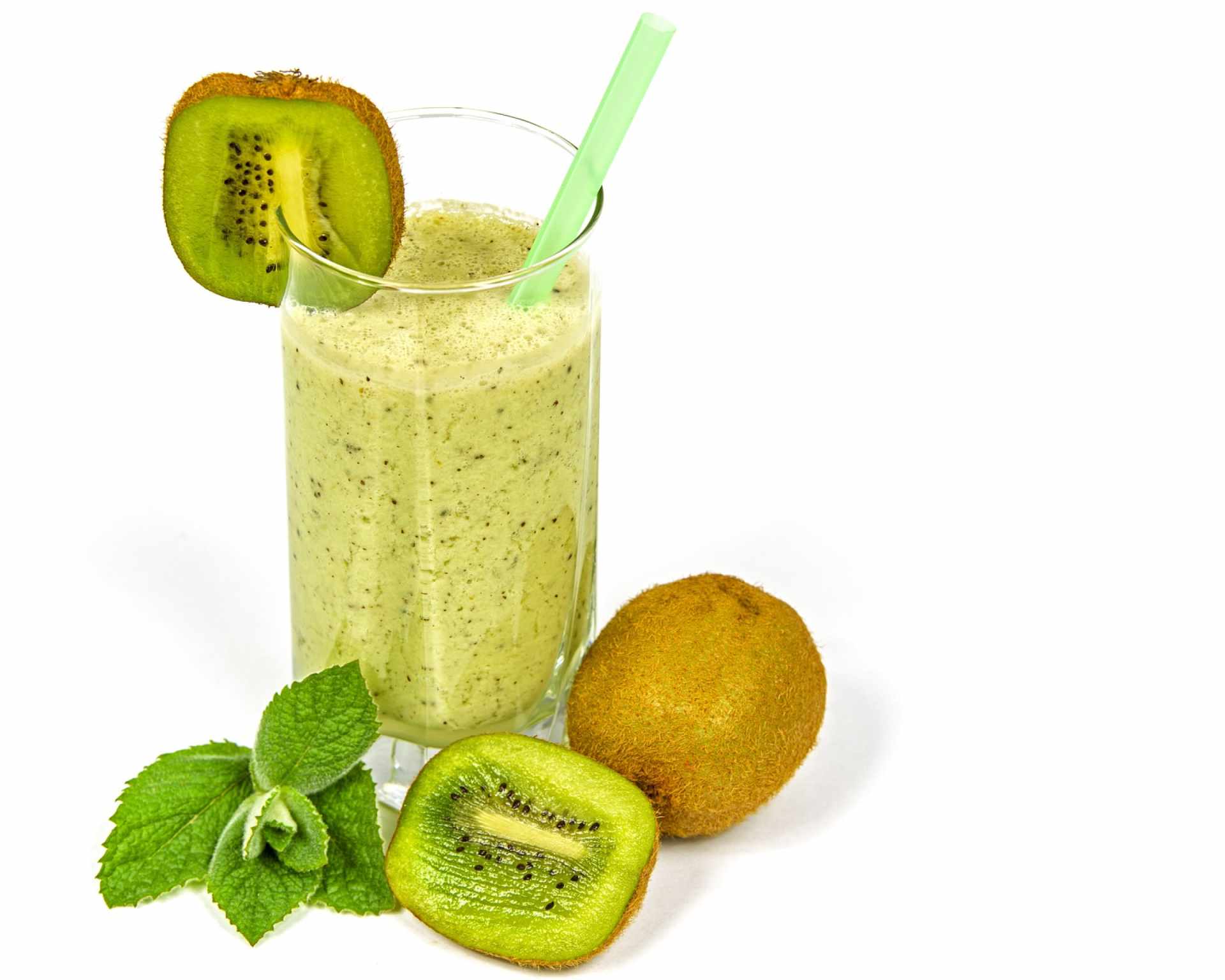 Kiwi smoothie s kefírom a mätou