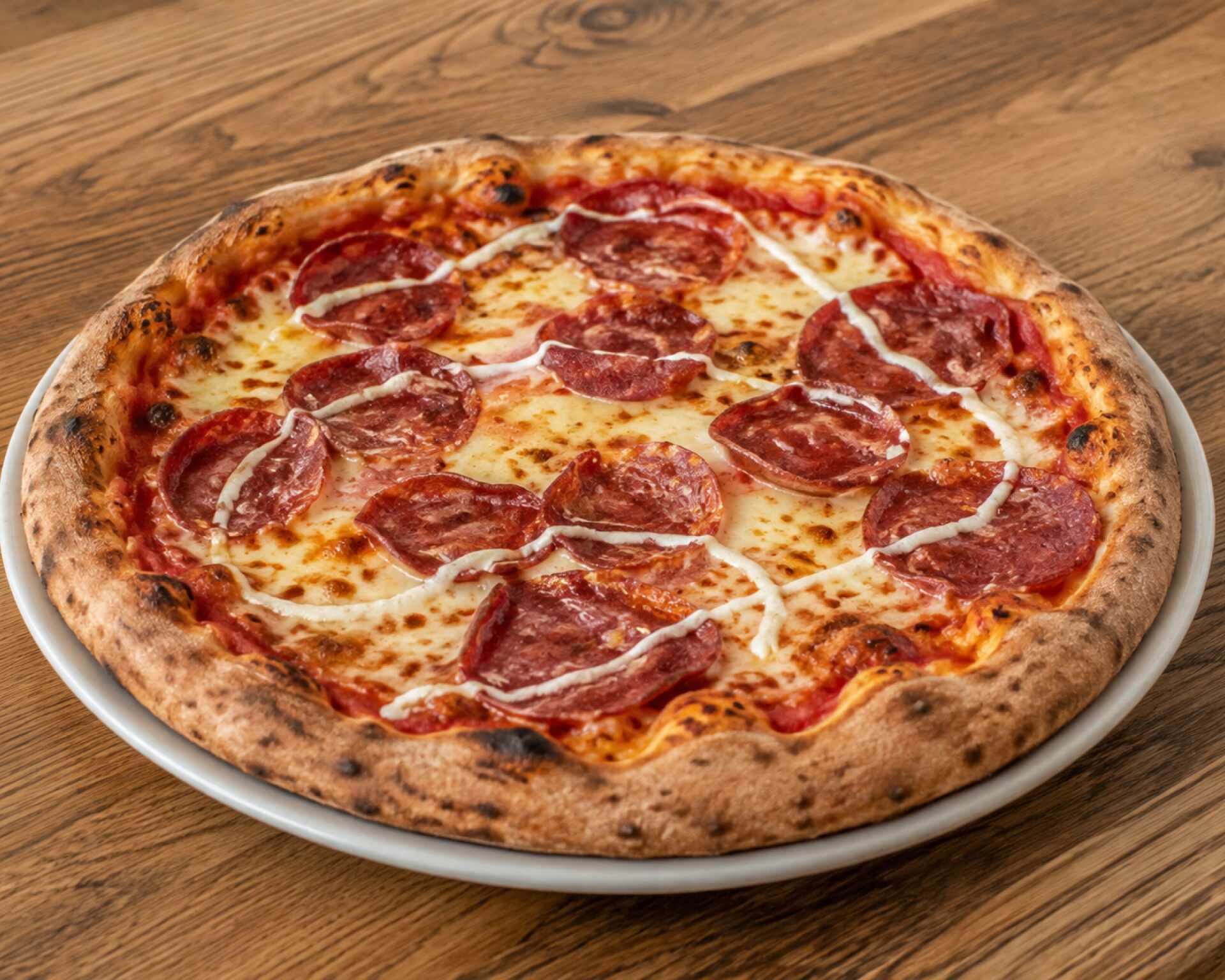 Salamova pizza