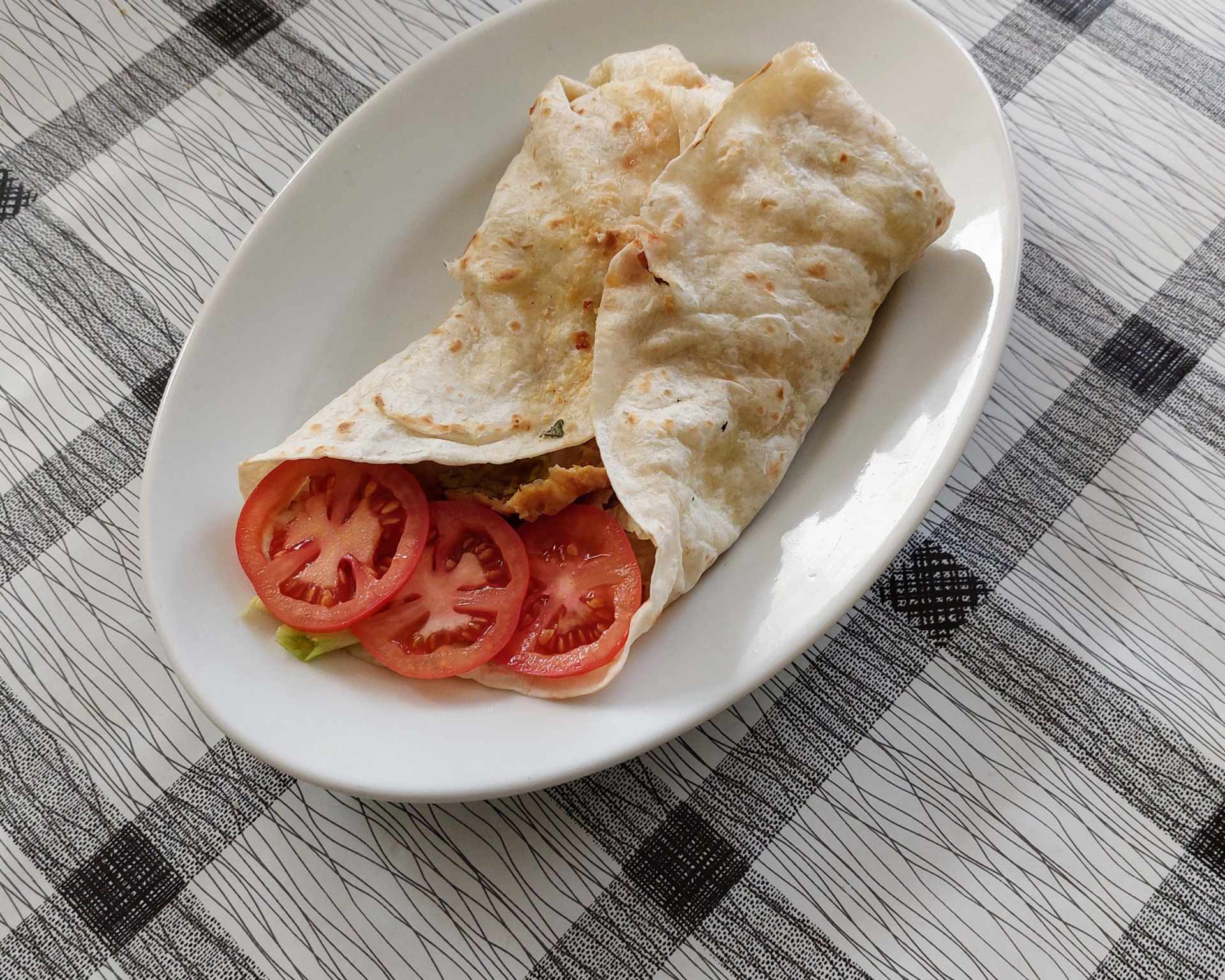 Tortilla s morčacím mäsom a zeleninou