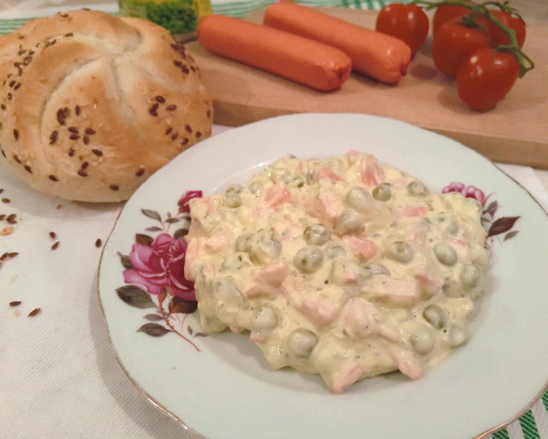 Domáci parížsky šalát vhodný pre vegetariánov s absenciou šunky.