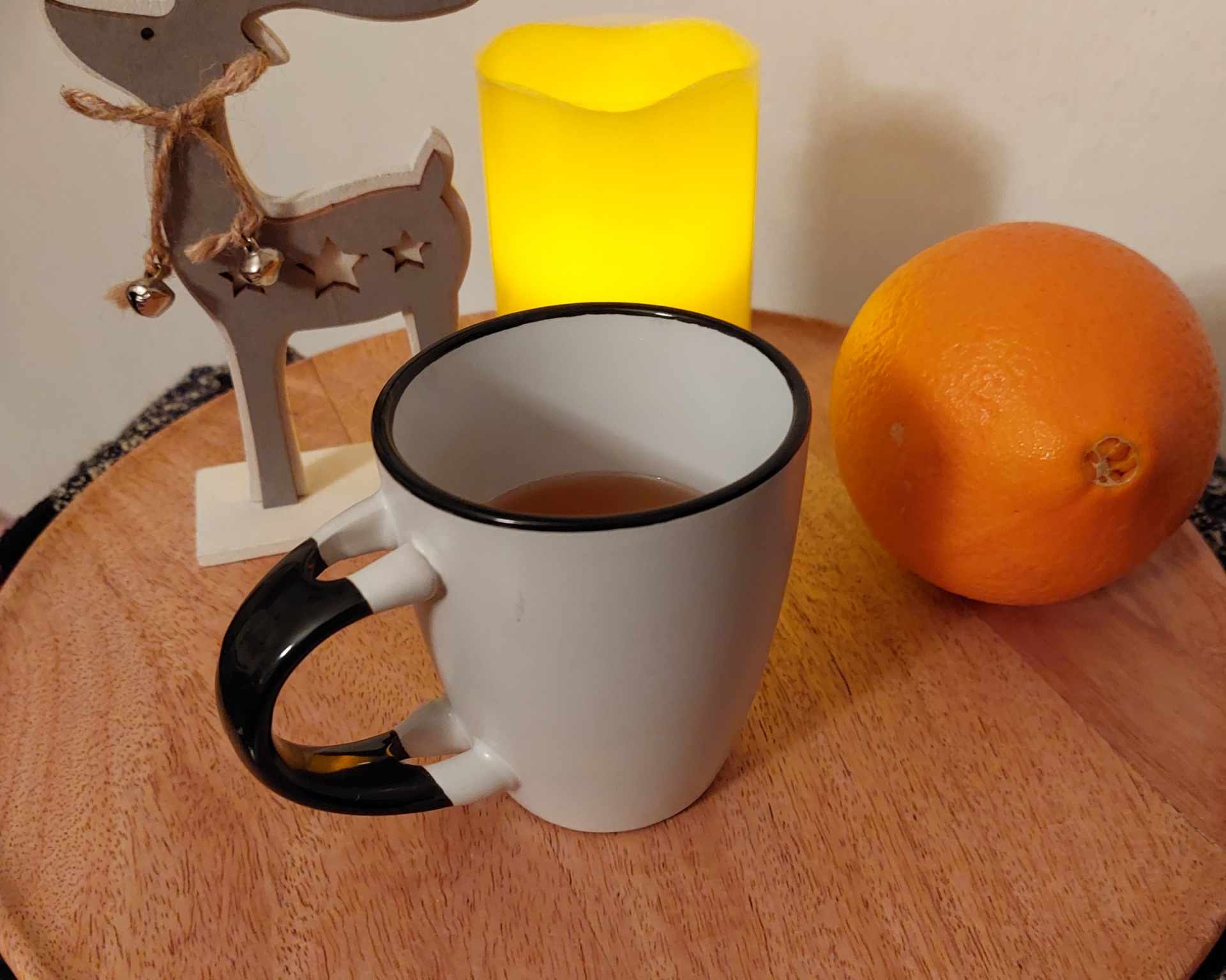 Horúci nápoj s pomarančom