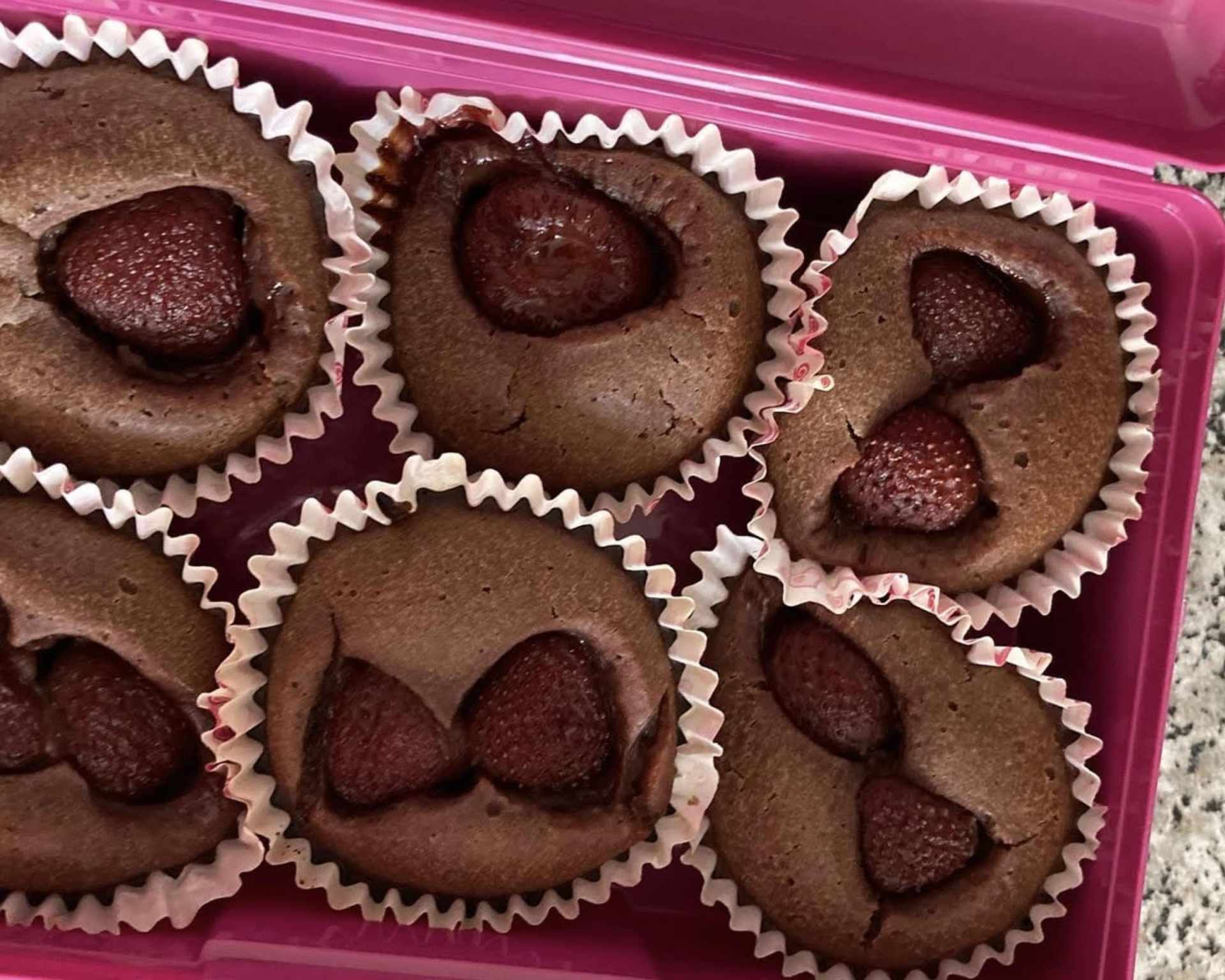 Hotové kakaové muffiny bez múky