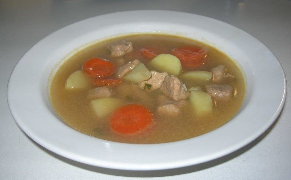 Recept Gulášová polievka z bravčového mäsa Gastrotipy.SK