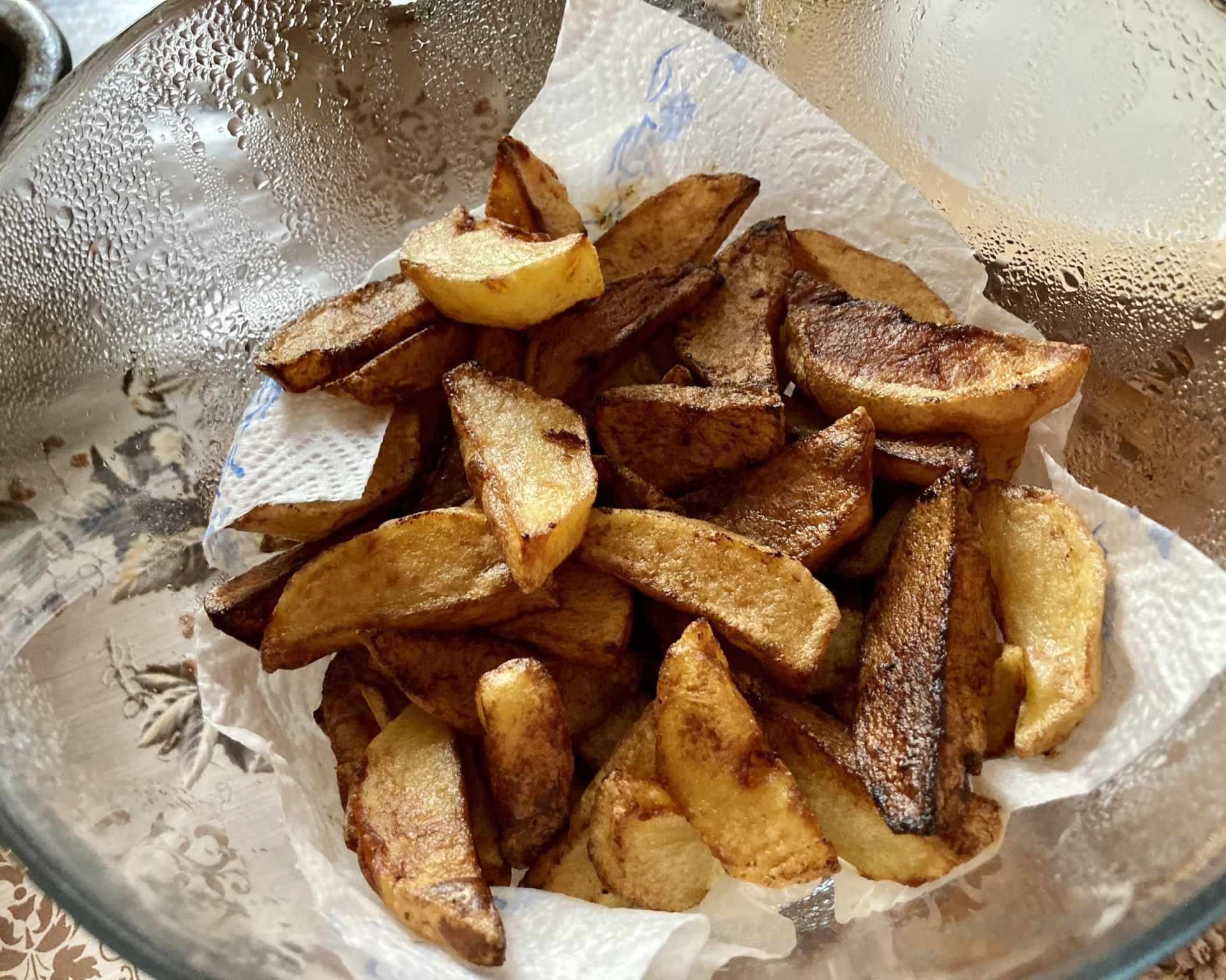 Hotové rýchle vyprážané zemiaky