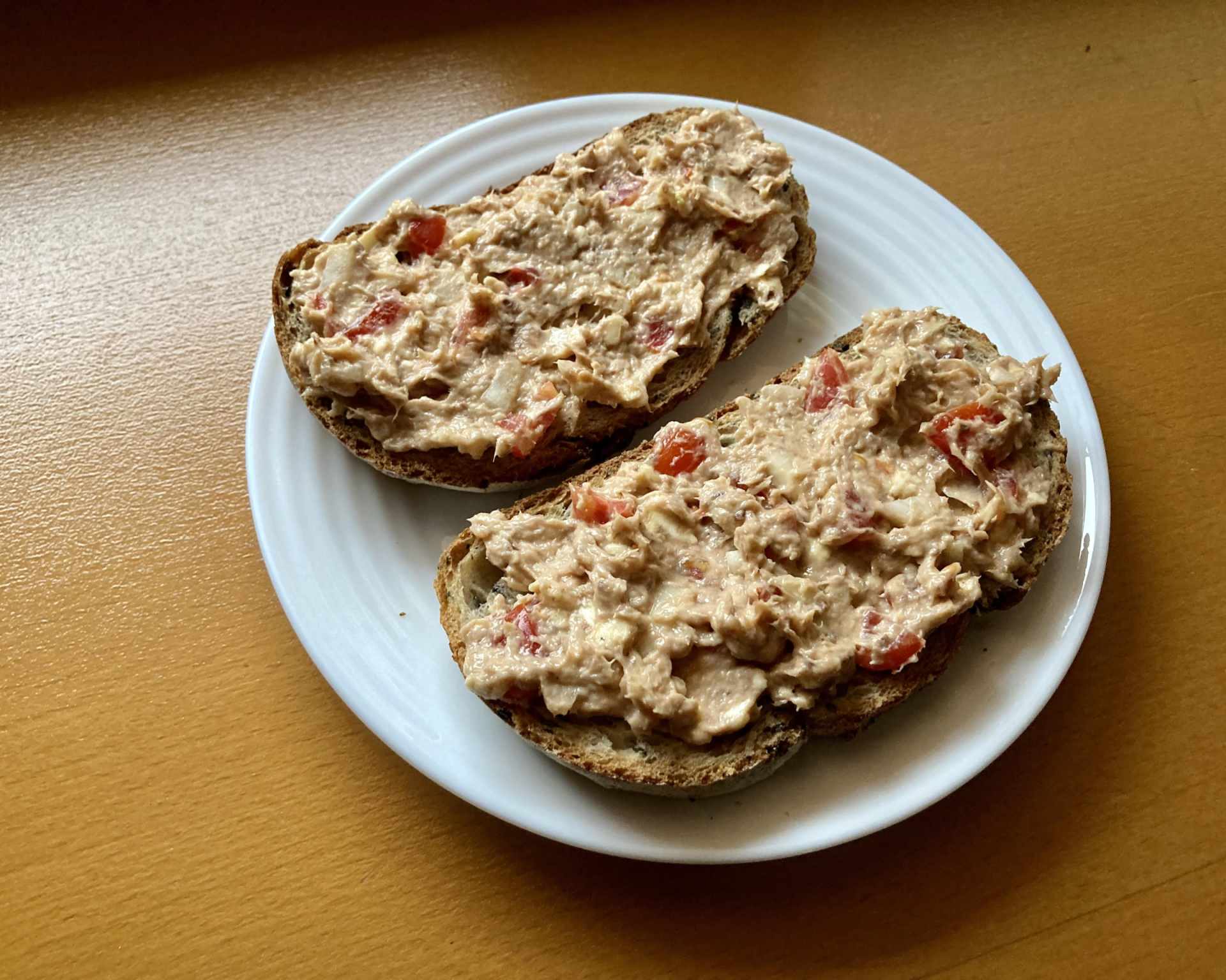 Hotová sardinková nátierka s údeným tofu