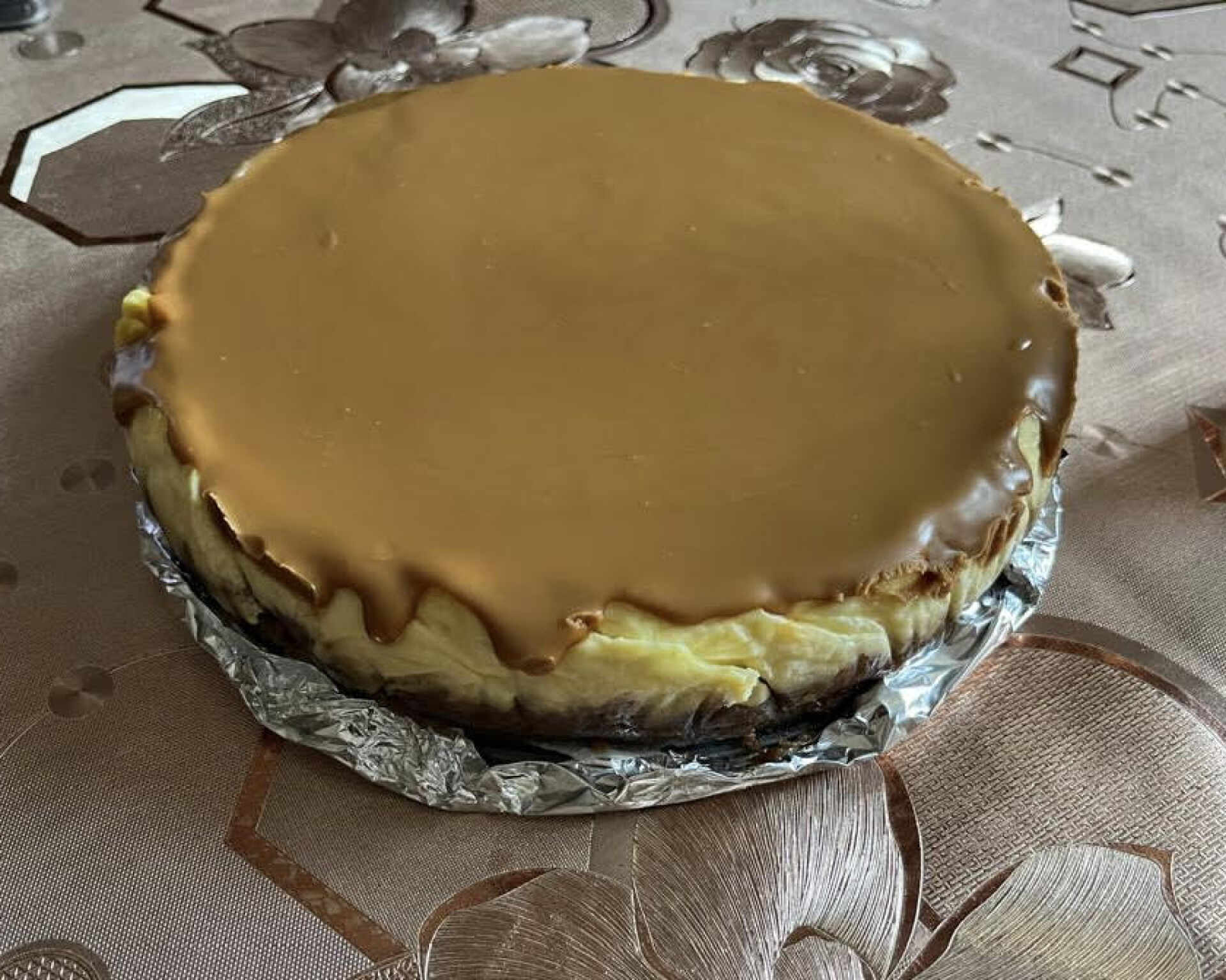 Hotový banánový cheesecake s Lotusovou nátierkou