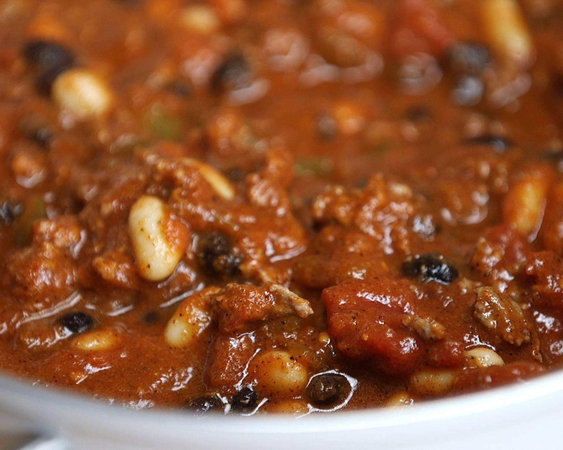 Chilli con carne s červenou aj bielou fazuľou