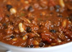 Chilli con carne s červenou aj bielou fazuľou