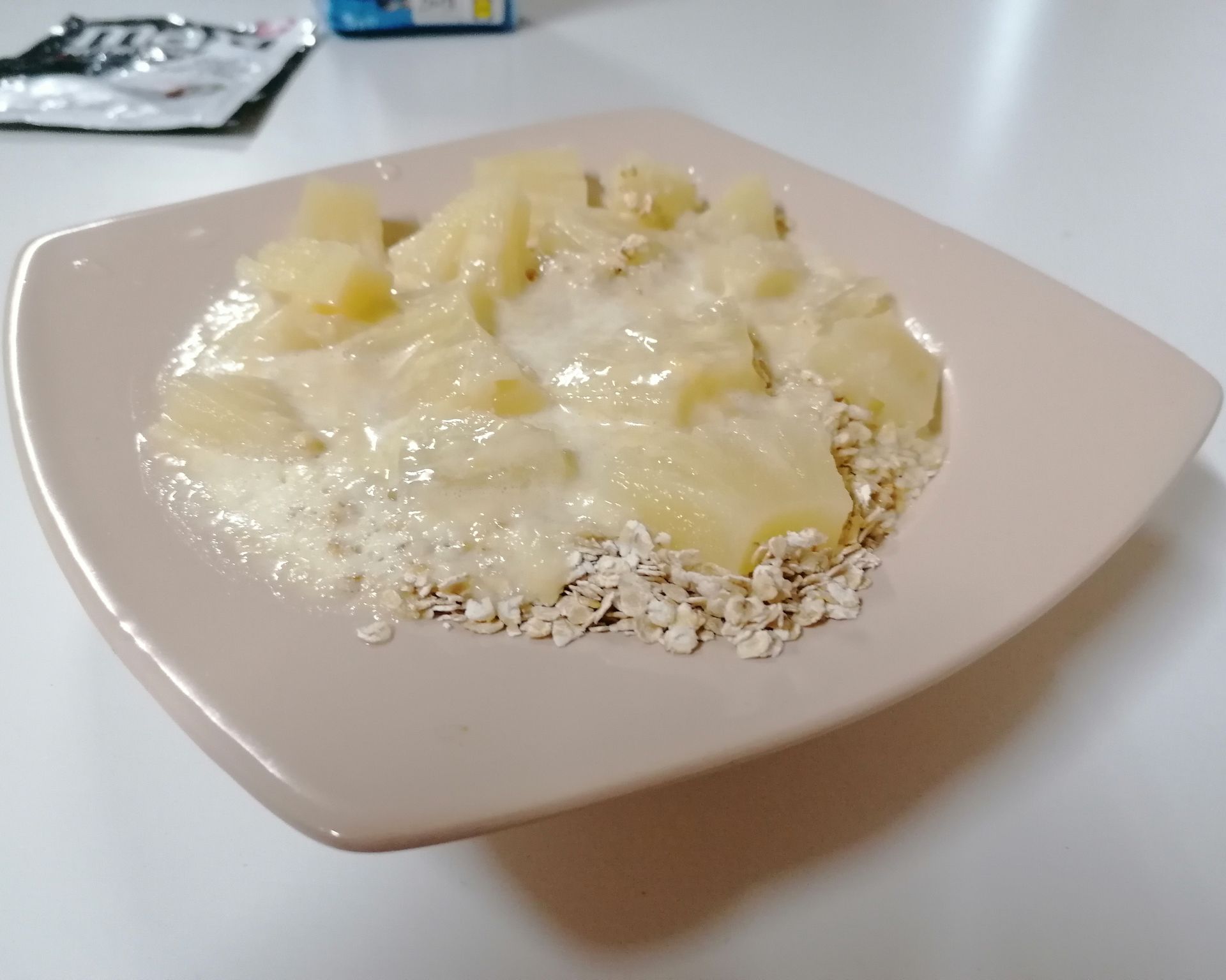 Recept na ovsené vločky s ananásom, proteínový prášok