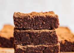 Recept na brownies z fazule nakrájané na kocky