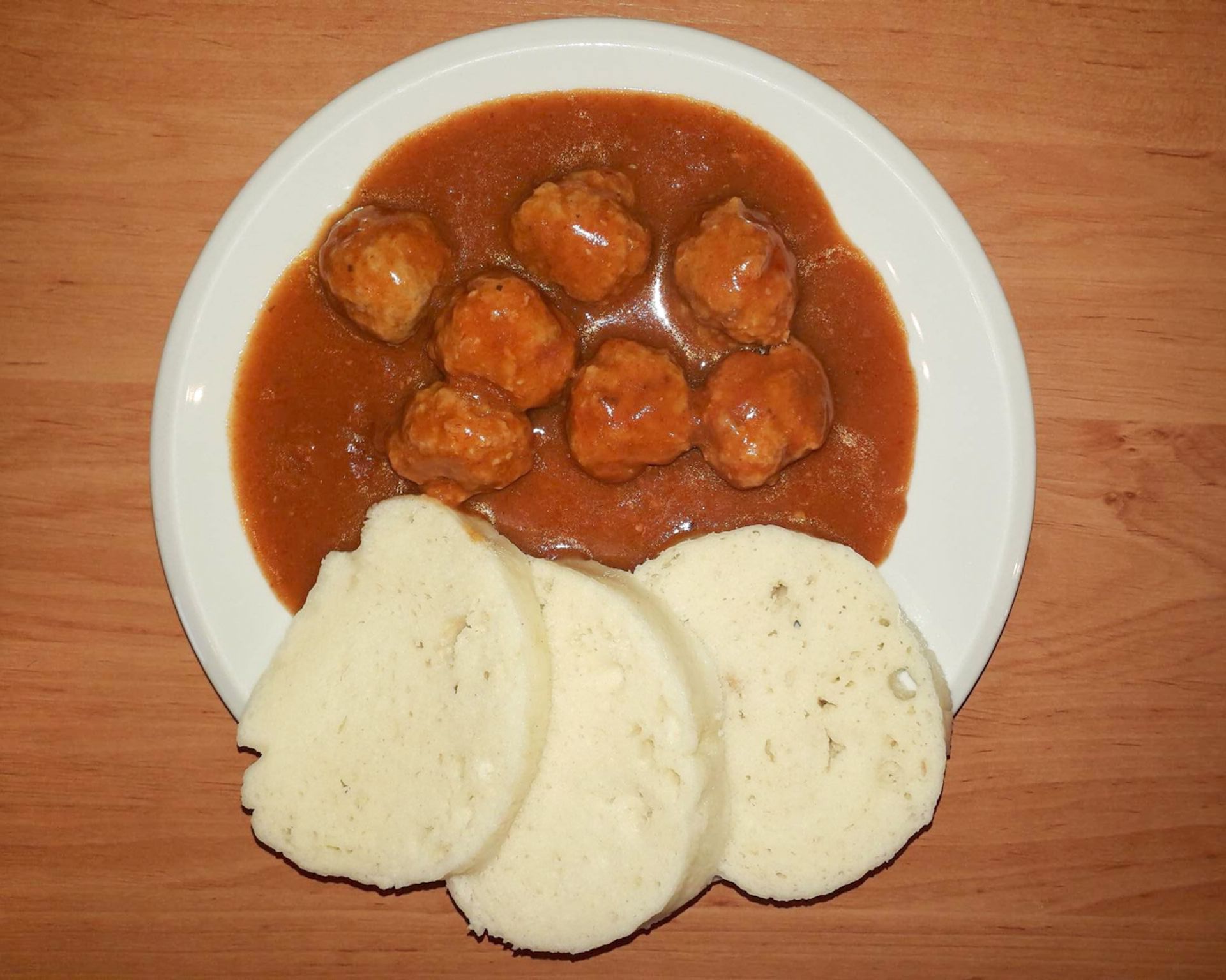 Recept na bravčové mäsové guľky s knedľou