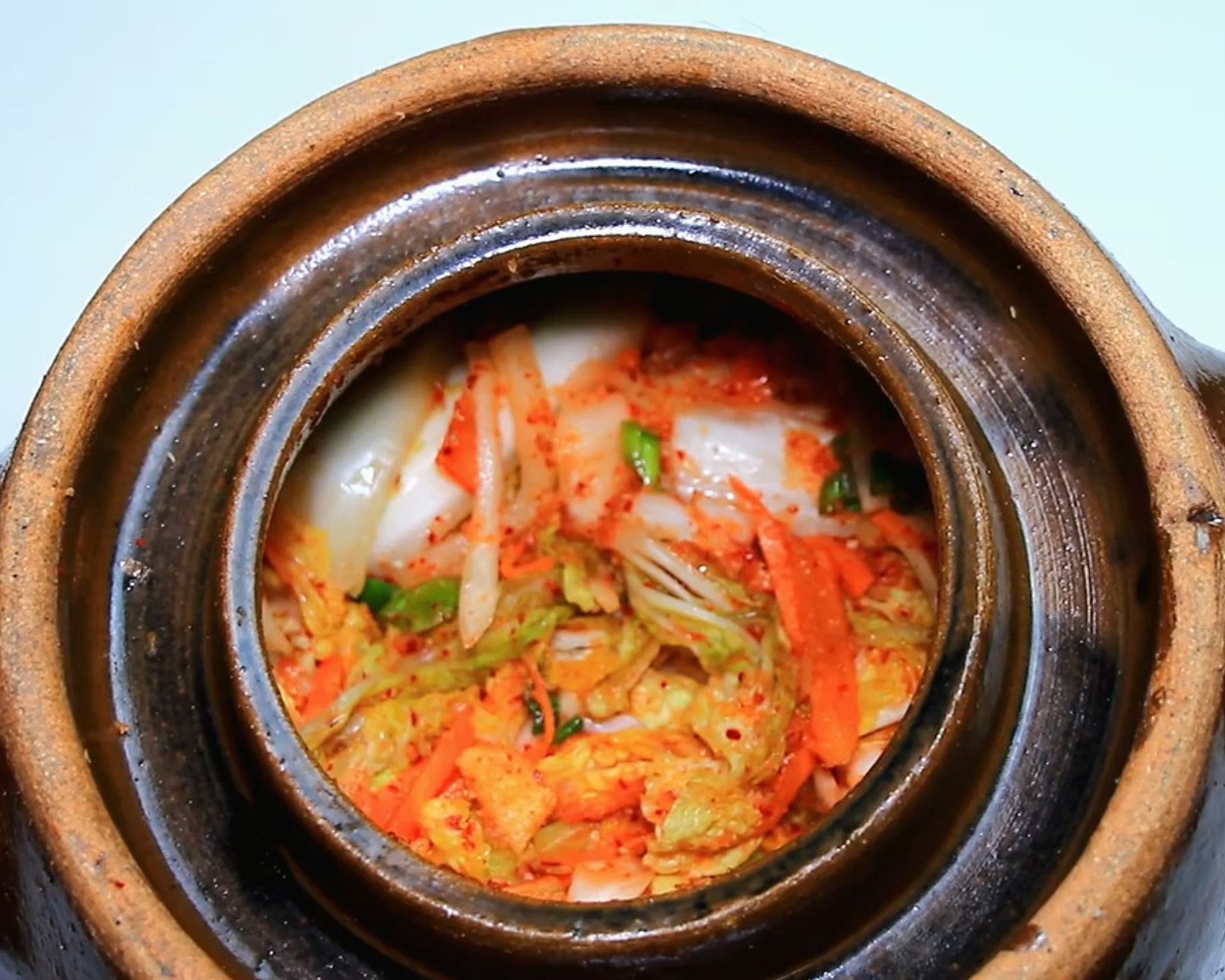 Recept na tradičné kimči - z kvasenej zeleniny a kreviet v súdku