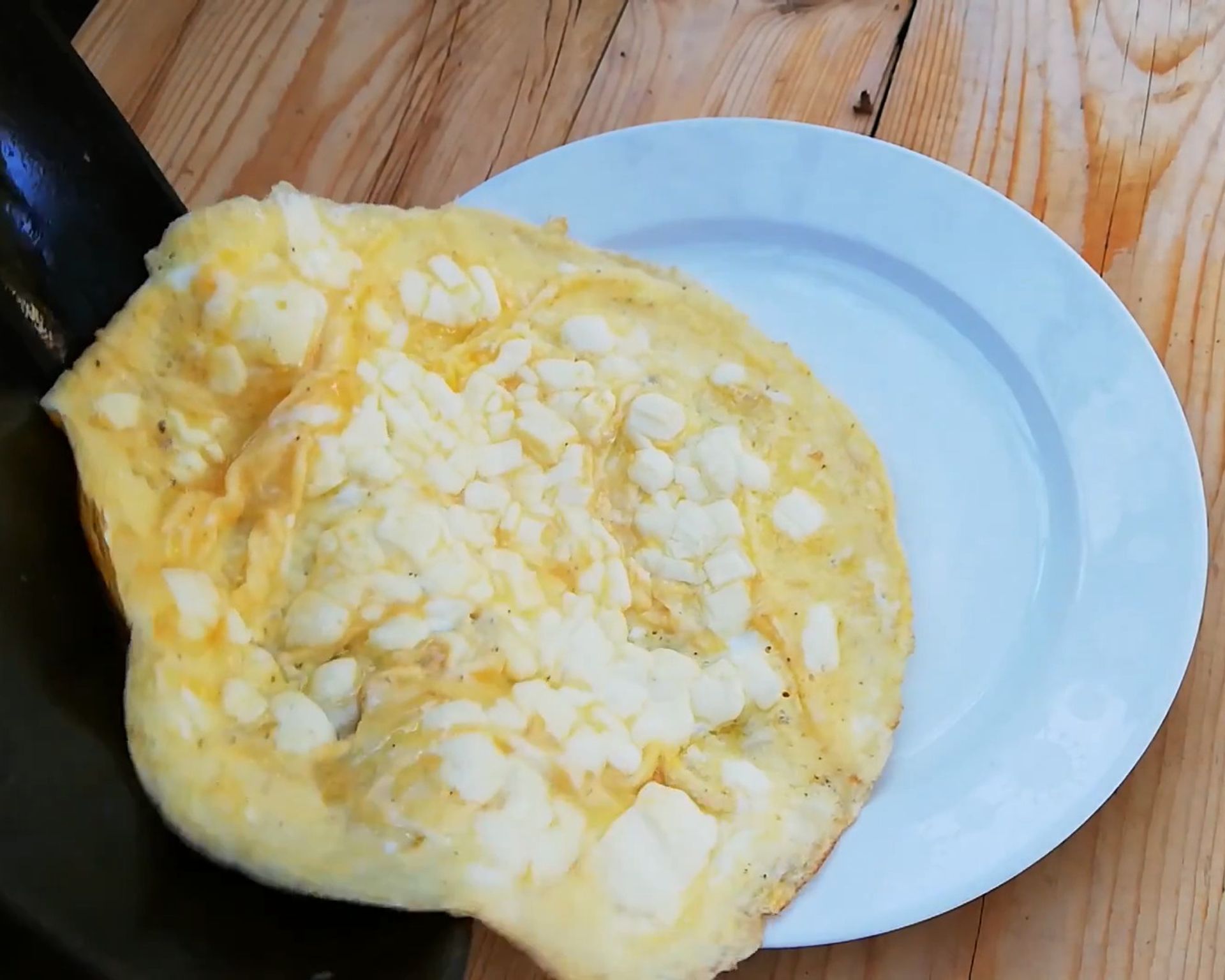 Nadýchaná omeleta z vajíčok a syra